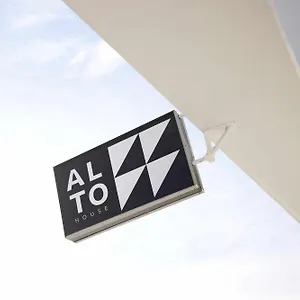 Alto House Al De Assinatura Modernista Guest house