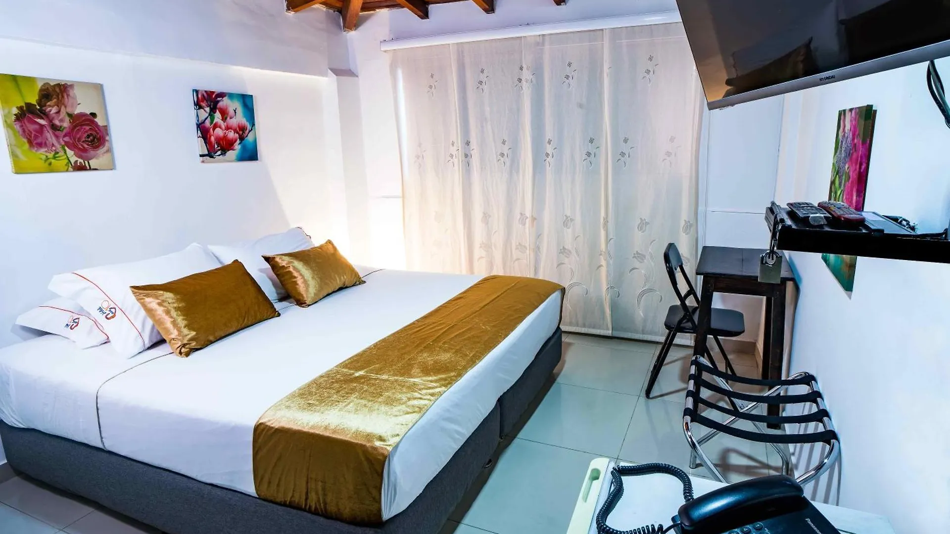 Hotel Casa 10 Medellín 2*,